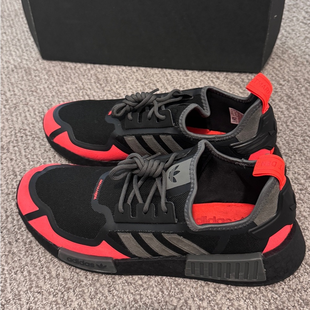 Adidas NMD_R1 Size 9.5